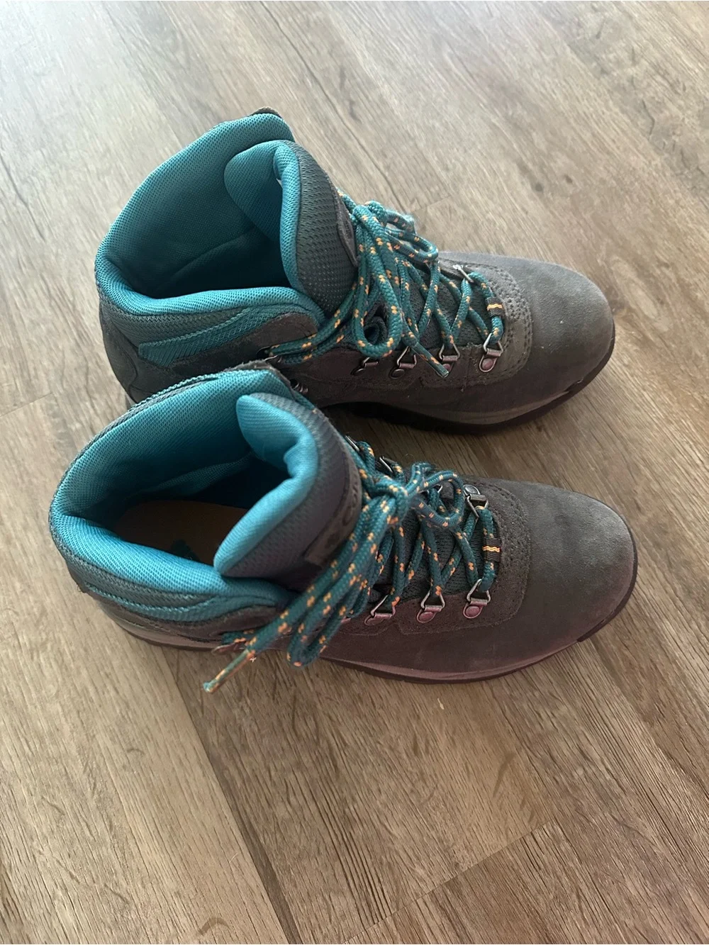 Columbia Teal and Gray Women's Winter Hiking Boots